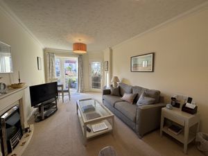 Lounge/diner- click for photo gallery